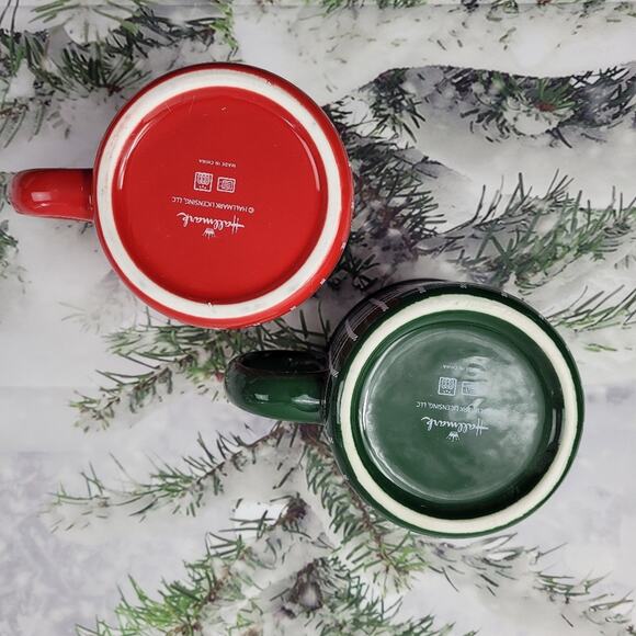 Pair of Hallmark Mugs in Red and Green with White Gridlines - Picture 4 of 8